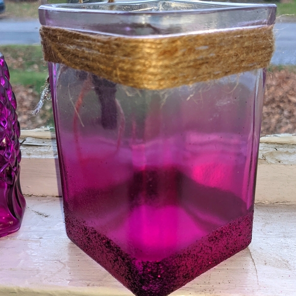 Pink hand painted/decorated Vase - Picture 2 of 3